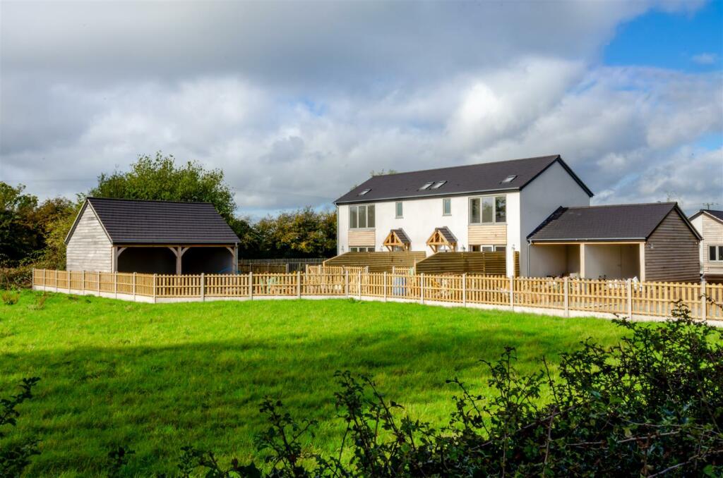 The Old Barn, Higham Lane, Stoke Golding. photo 2