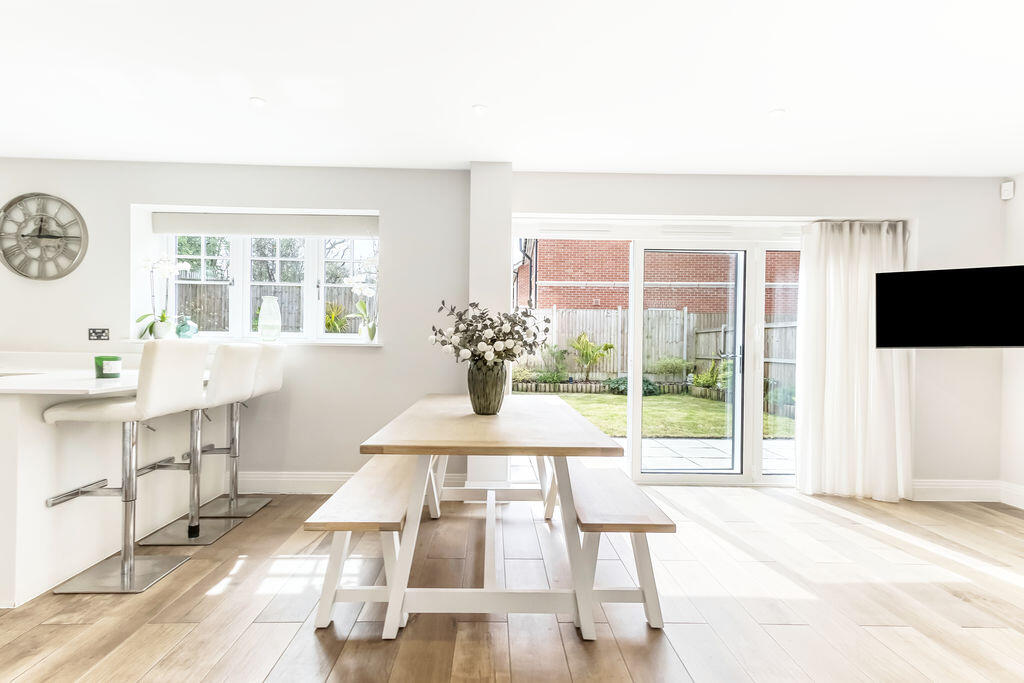 House in Broxbourne, Hertfordshire - View 5