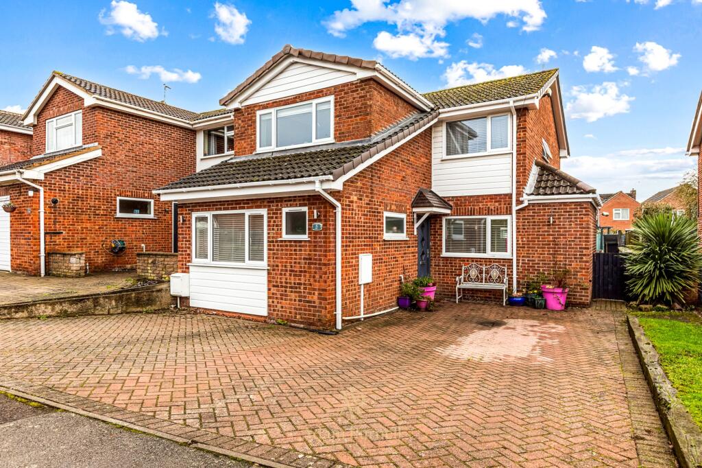5-bed detached on Manor Brook Close, Stoney Stanton, LE9, £350,000