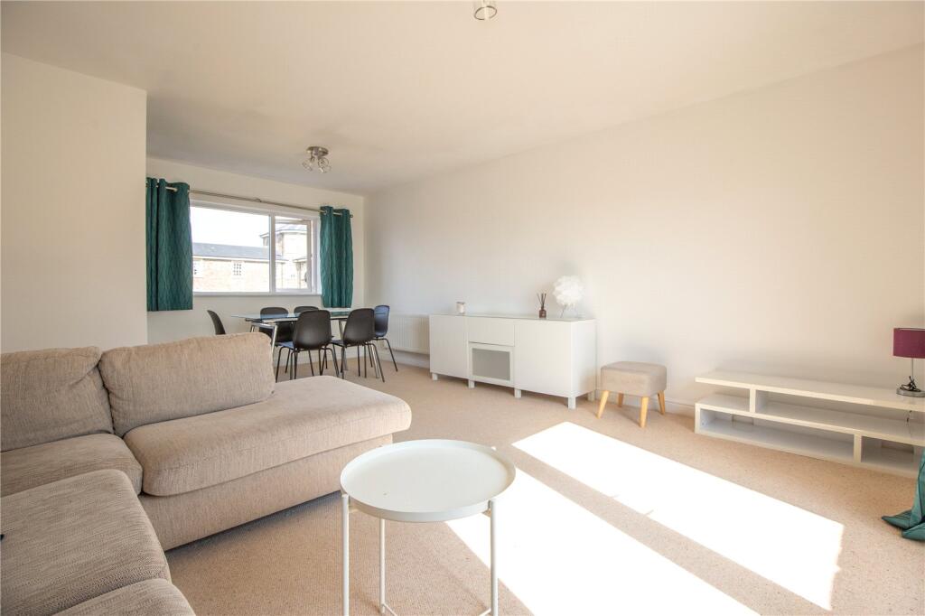 Apartment in Bristol - View 5