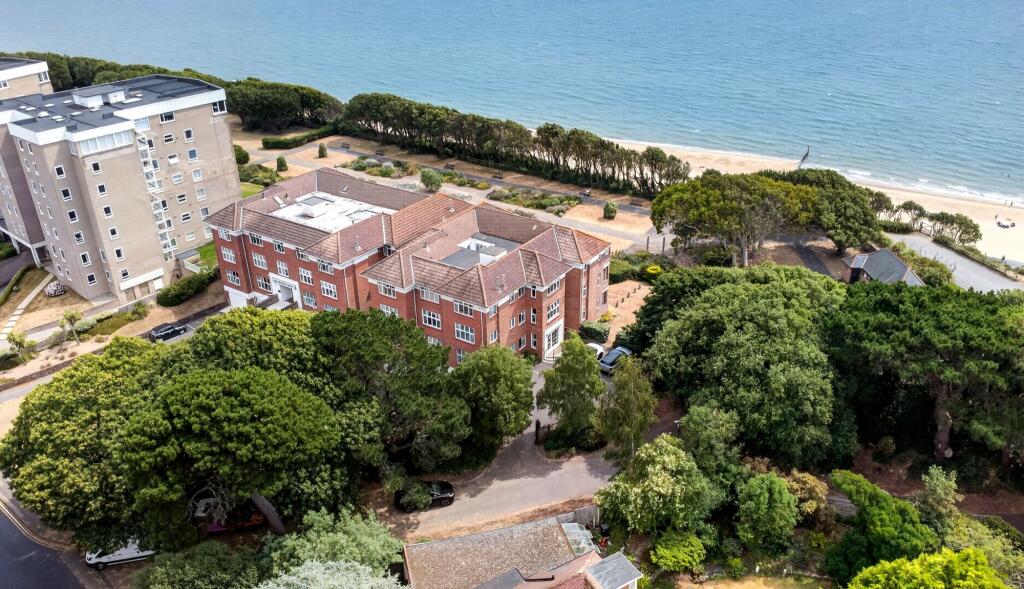 Apartment in Bournemouth - View 3