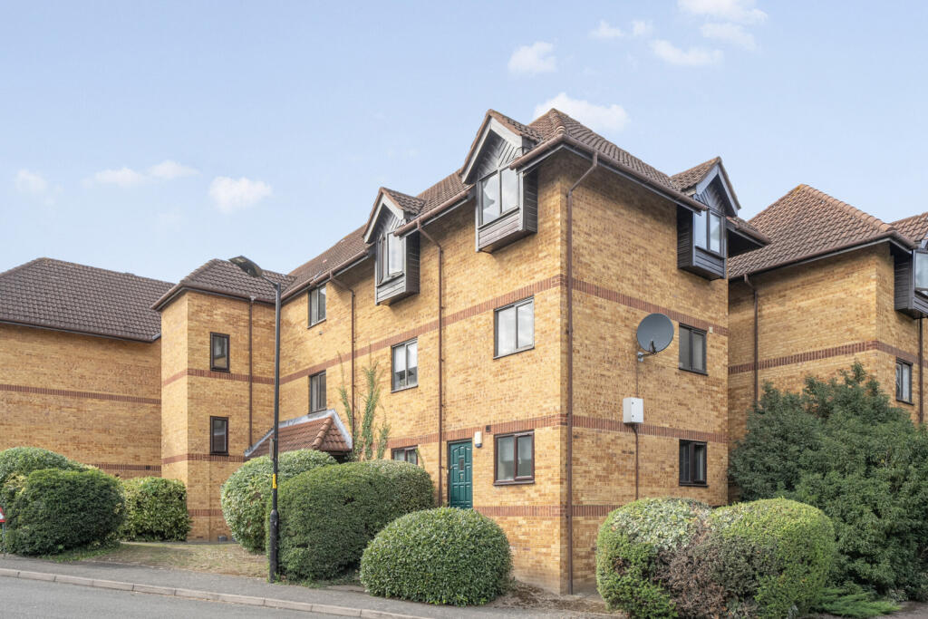 Main image of property: Linwood Close, London