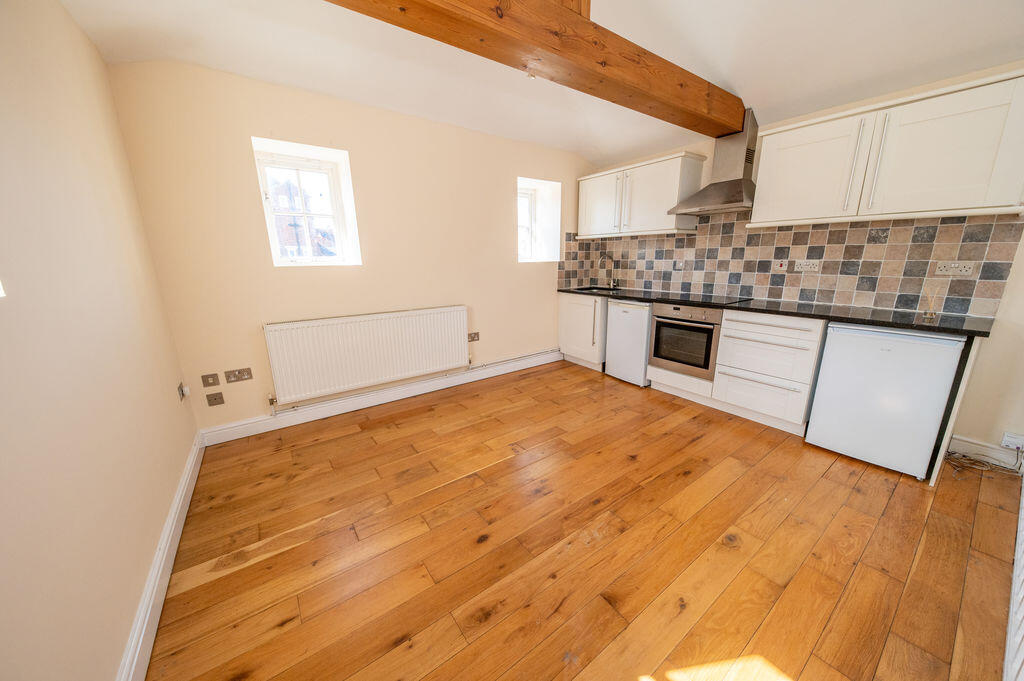 House in Havant, Hampshire - View 5