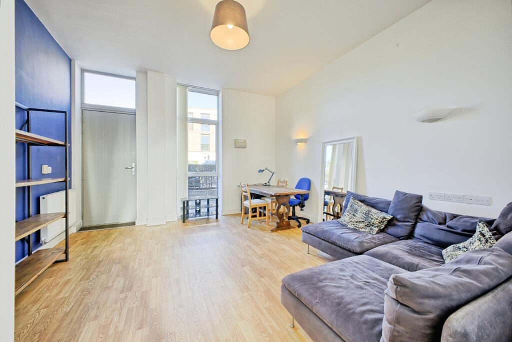 Apartment in Upton, St Crispin's - View 5