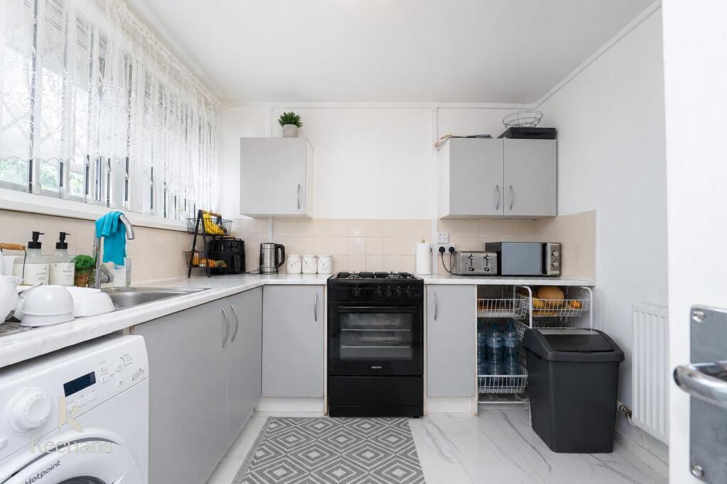 Apartment in Rochdale, Greater Manchester - View 4