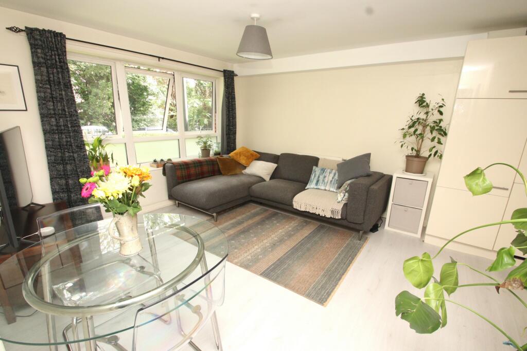 Apartment in London, Broom Hill, Goddington - View 2