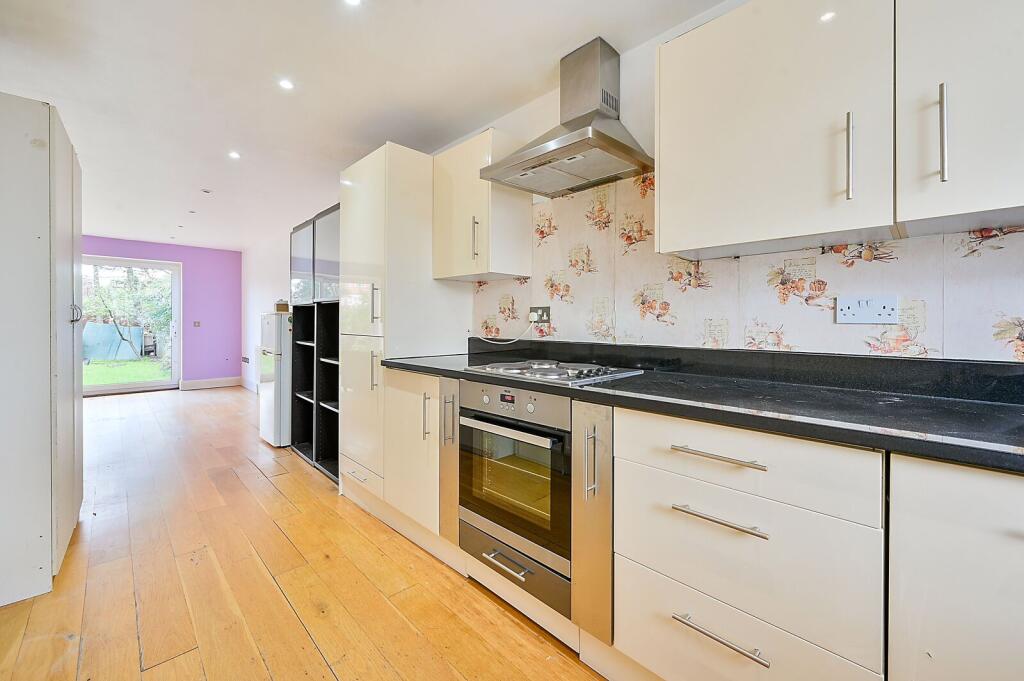 House in New Malden, West Barnes - View 3