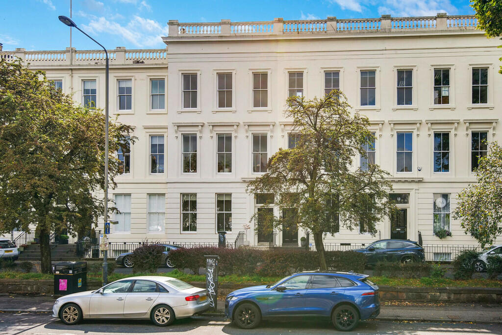 Main image of property: 2/1, 8 Newton Terrace, Park Area, G3 7PJ