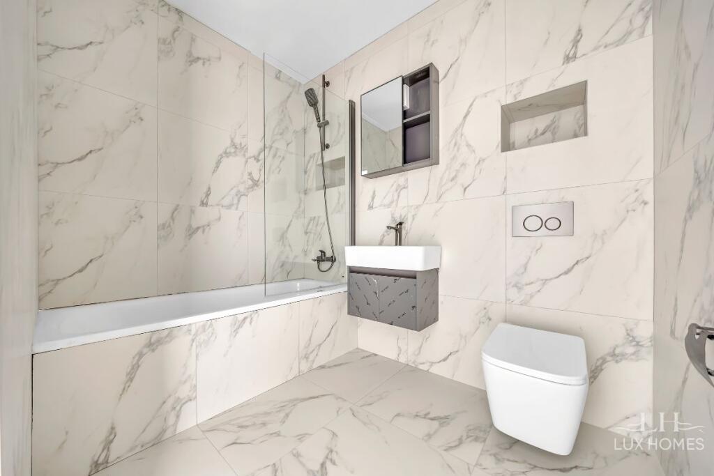 Apartment in Romford - View 5