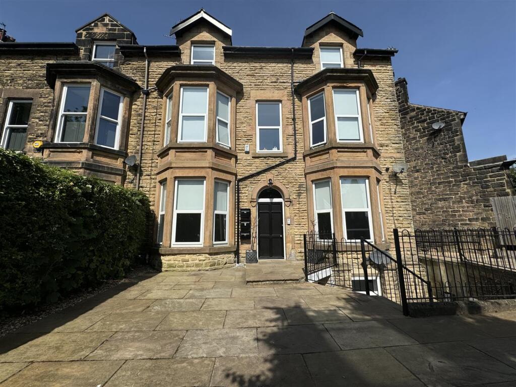 Main image of property: Flat 1, 91 Franklin Road, Harrogate, HG1 5EH