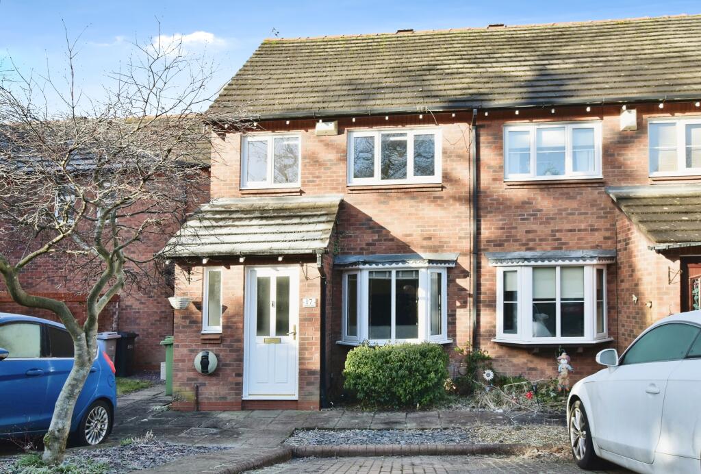 3-bed terraced on Sutton Close, Macclesfield, SK11, £250,000