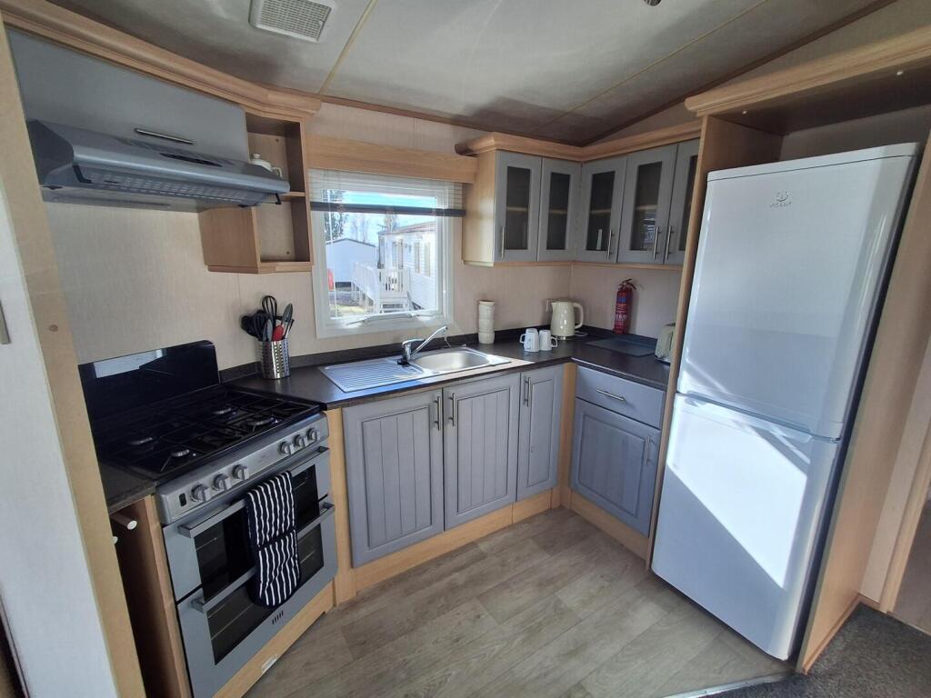 Coopers Beach Holiday Park, Church Lane East Mersea, Colchester, Essex, CO5 8TN photo 5