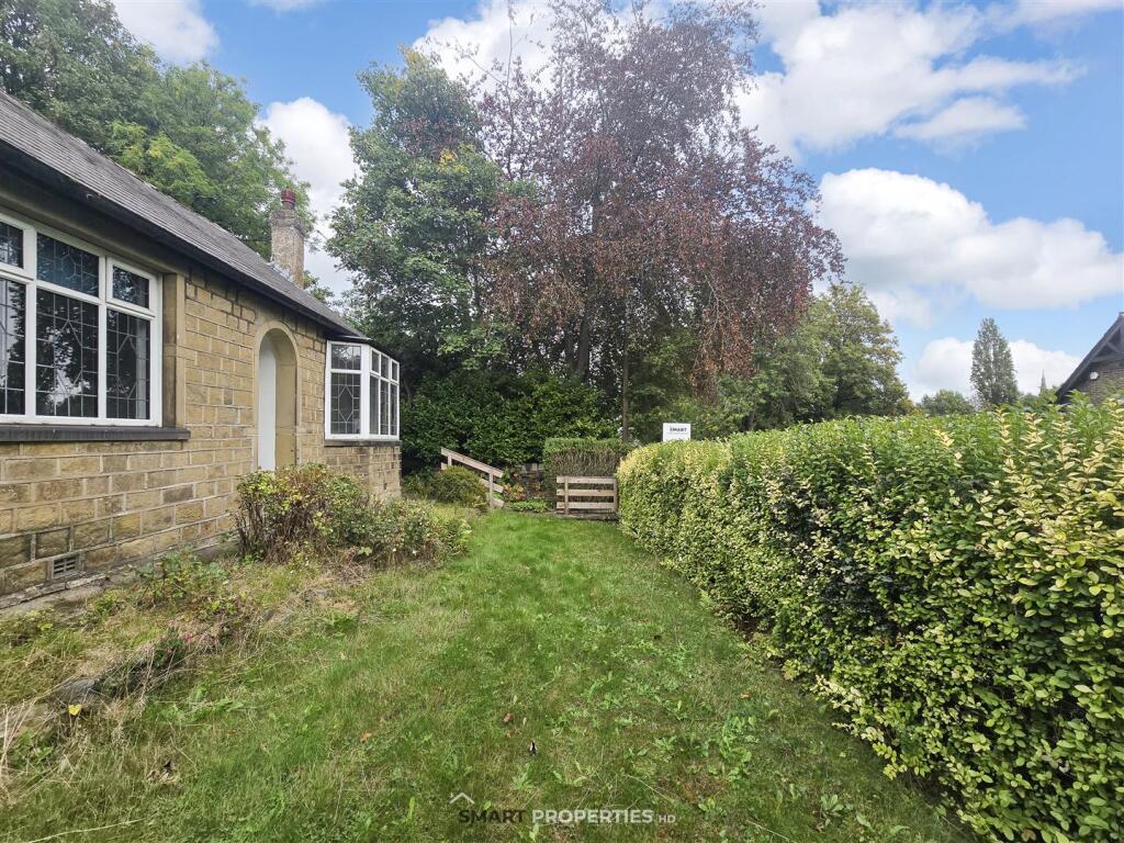House in Huddersfield - View 4