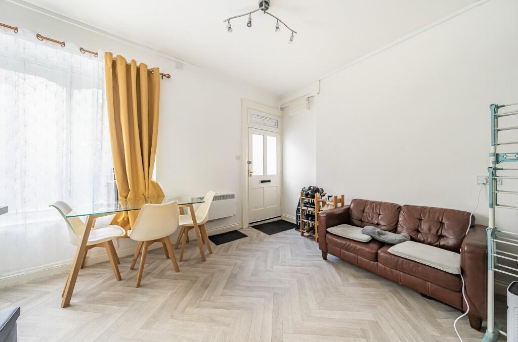 Additional image 4 of Market Place, Wincanton, Somerset, BA9 9LL