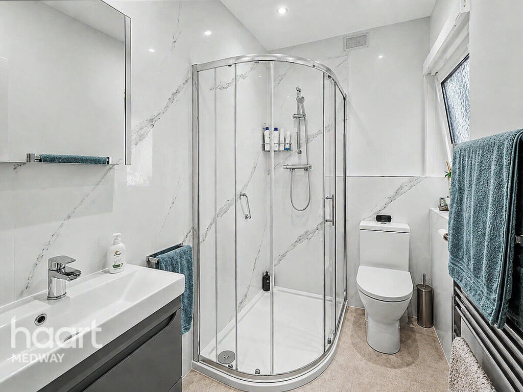 House in Gillingham, Twydall - View 5