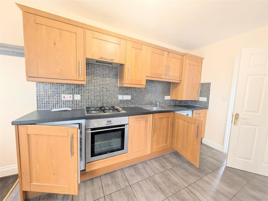 Apartment in Eastleigh, Stoke Common, Bishopstoke - View 2