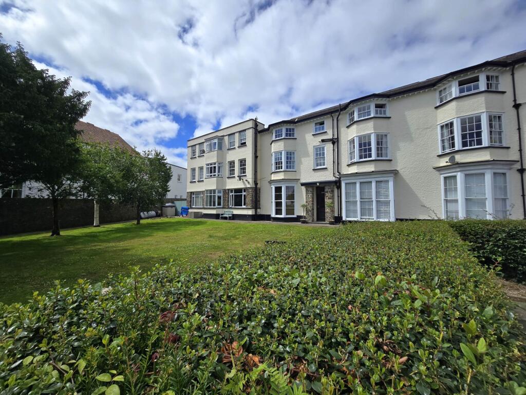 1-bed apartment on 11, York Place, Northam Road, Bideford, £130,000