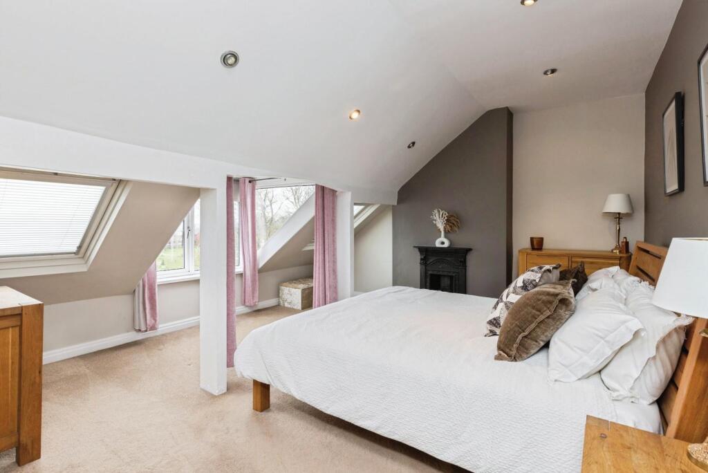 House in Leeds, Bramley - View 4