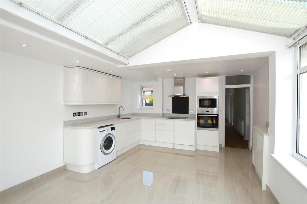House in Twickenham - View 4