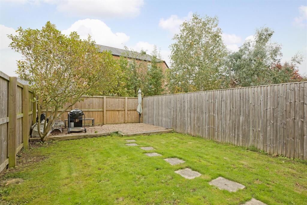 9 Fairgray Close, Ripon photo 2