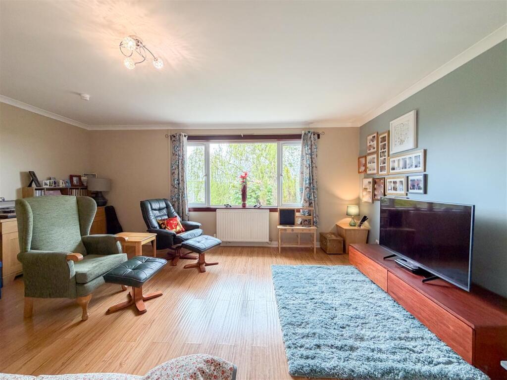 Howieson Green, Uphall, Broxburn photo 4
