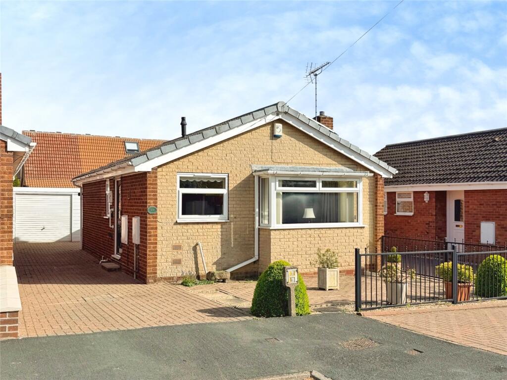 Main image of property: Far Moor Close, Harlington, Doncaster, South Yorkshire, DN5