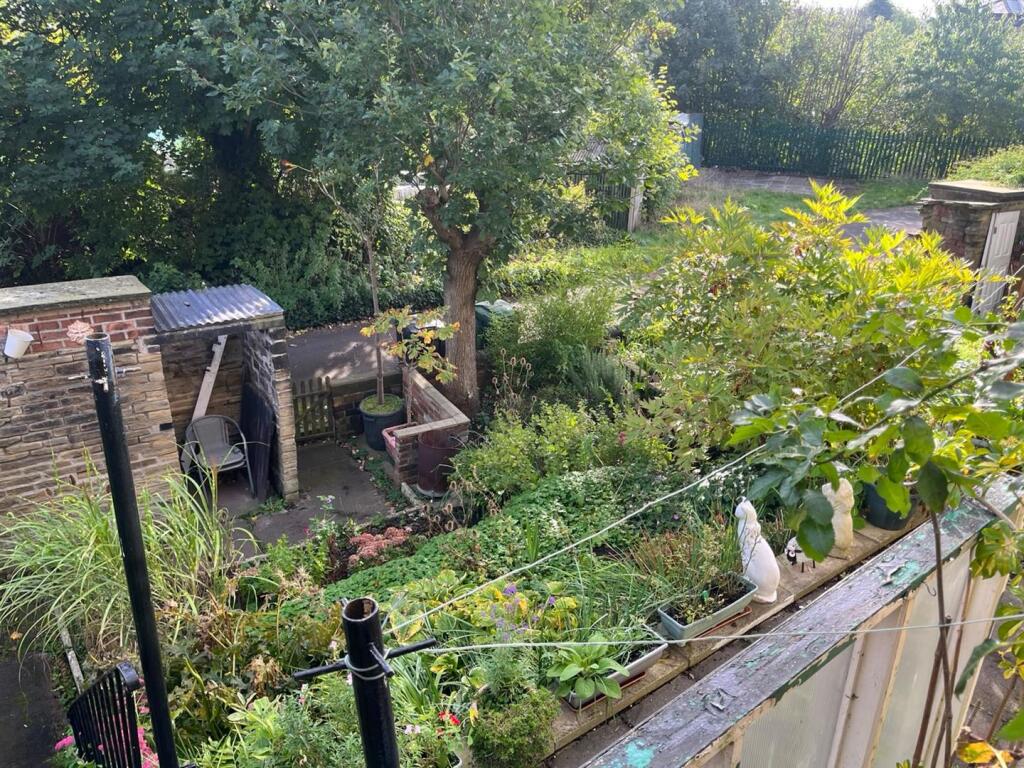 House in Kirklees, Paddock - View 4