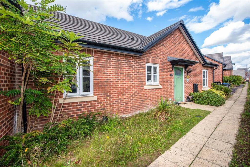 2-bed bungalow on Harvest Road, Market Harborough, £145,000