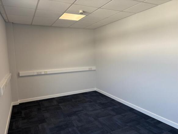 11J to let