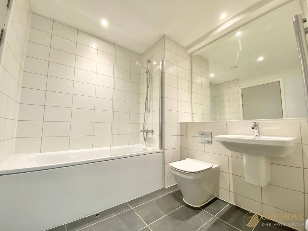 Apartment in Manchester, City Centre - View 4