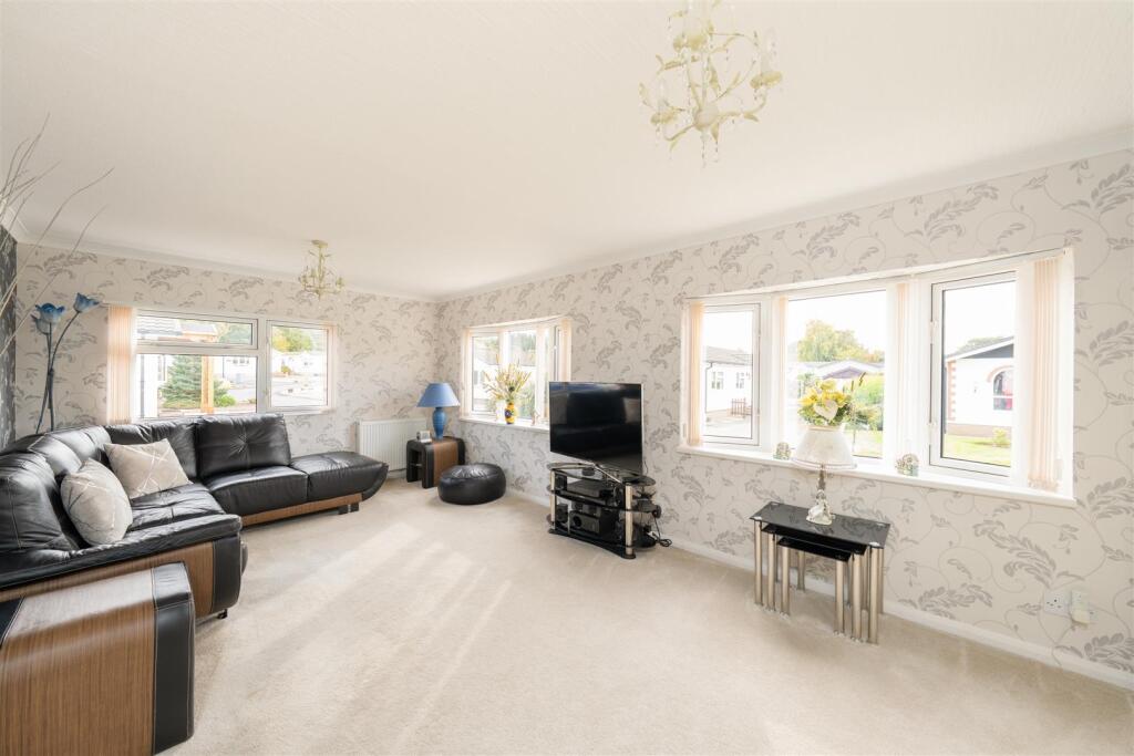 7 Rowan Brae, Springwood Village, Kelso TD5 - More