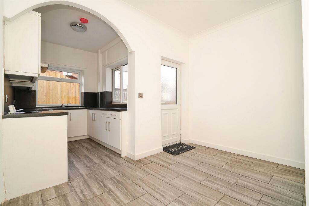 Filey Avenue, Royston, Barnsley photo 2