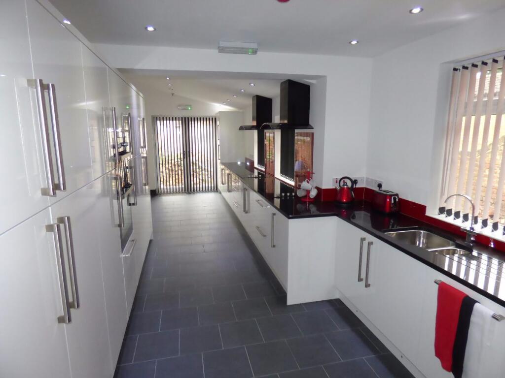 Main image of property: Room 5, 26 Queens Road