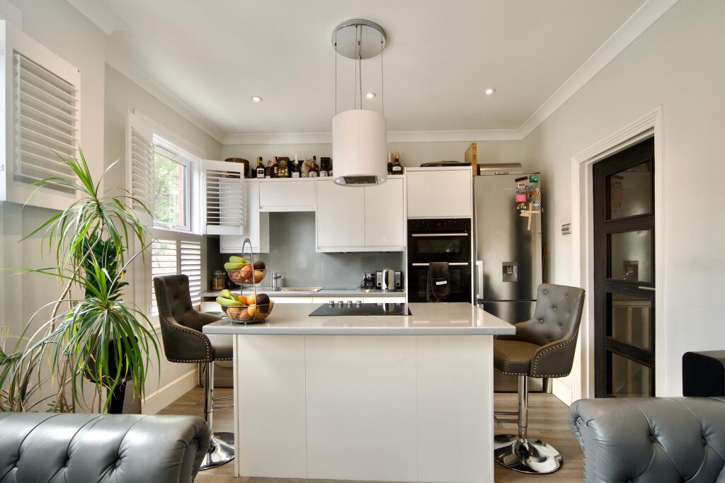 Apartment in London - View 3