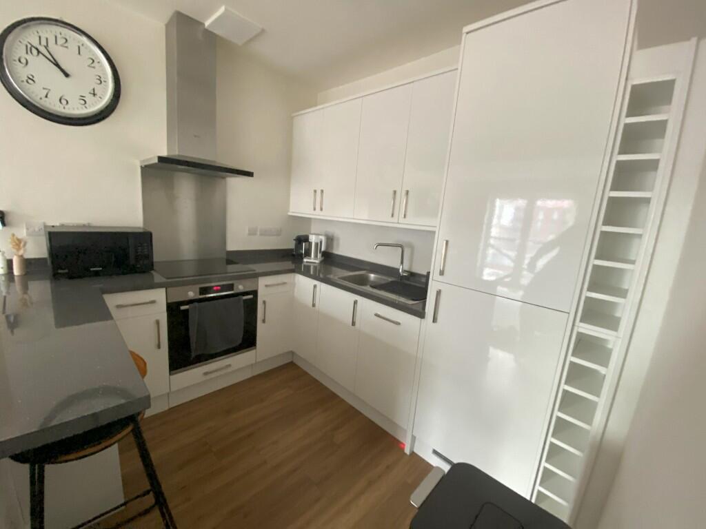 Apartment in Bristol - View 4