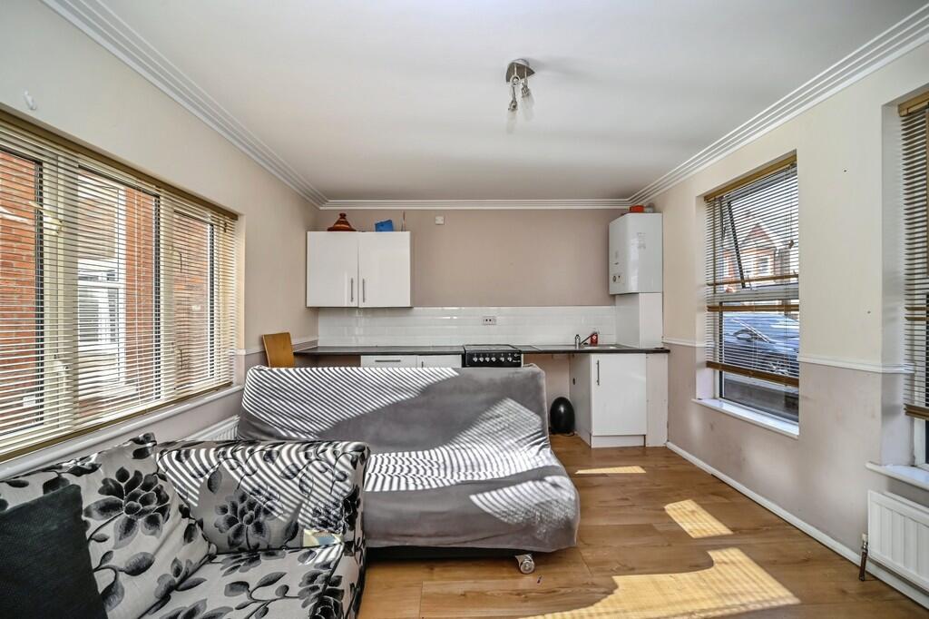 Goldington Avenue,Bedford photo 3