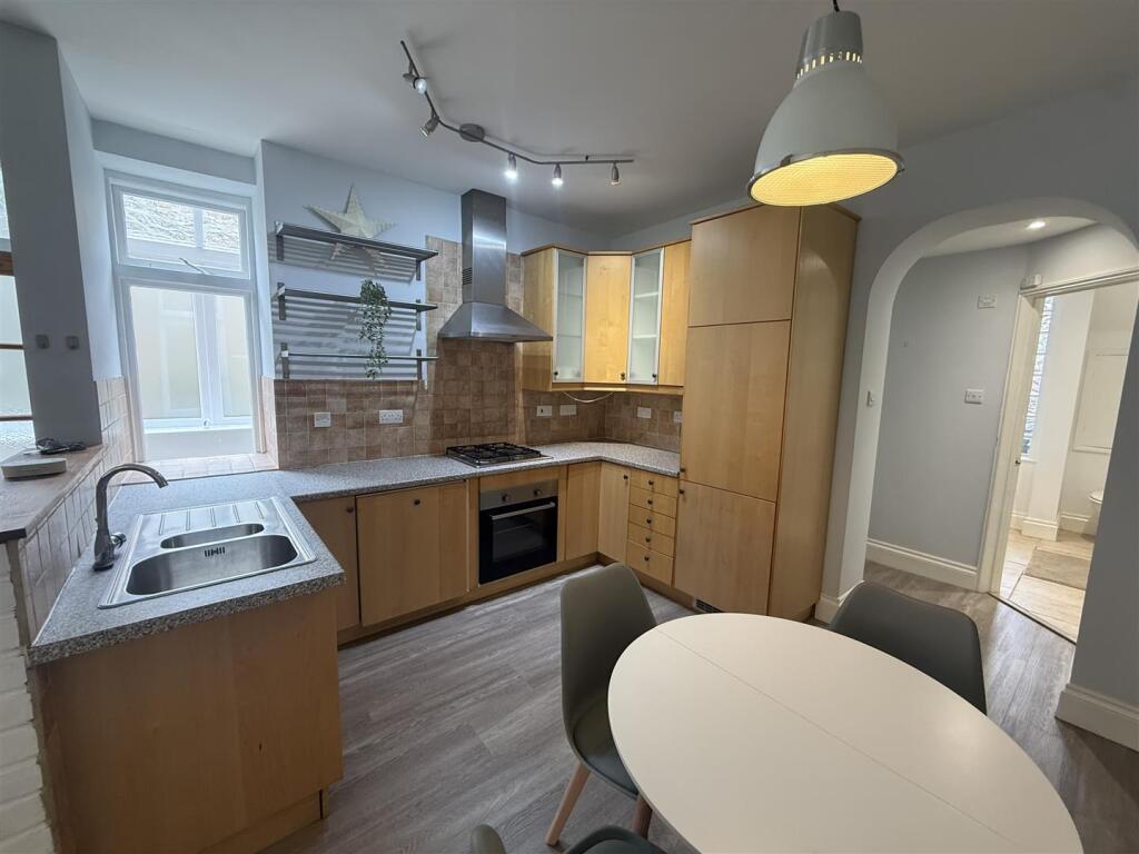 Apartment in Dorchester - More