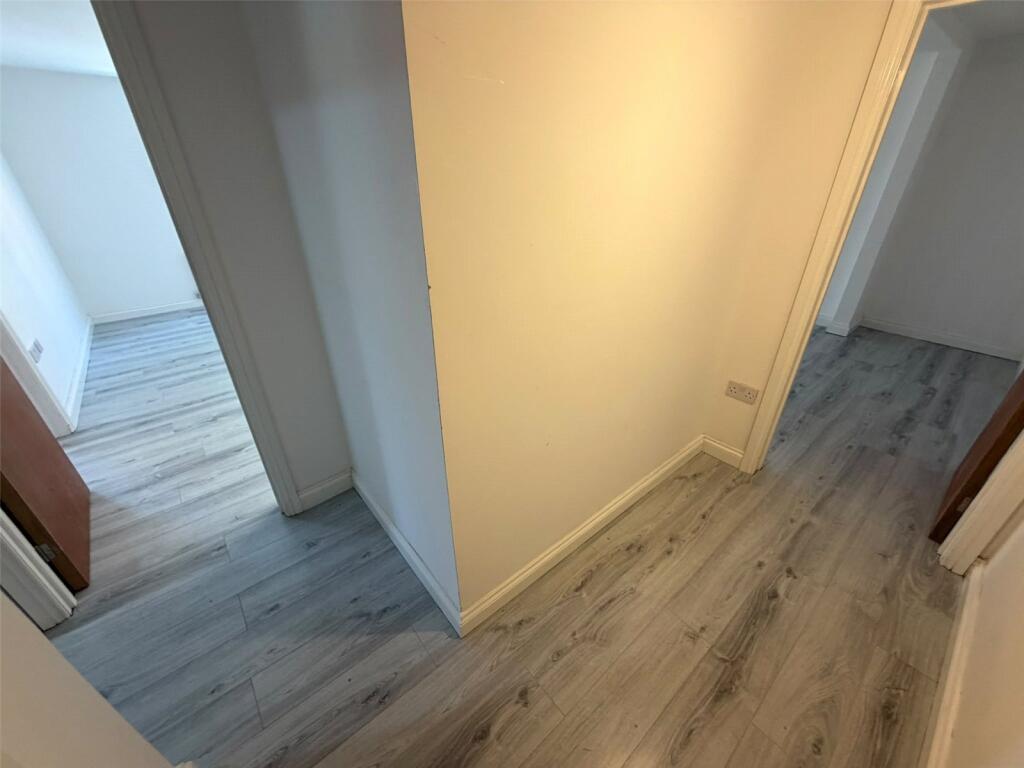 Apartment in Walsall, West Midlands - View 3