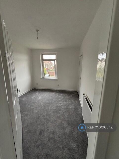 Apartment in Motherwell - More