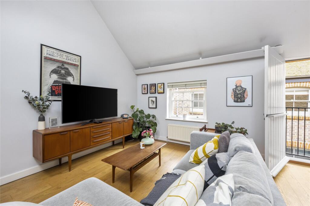 House in East Sussex, Brighton and Hove - View 4
