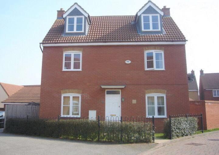Main image of property: Proctor Rise, Grange Farm, Milton Keynes