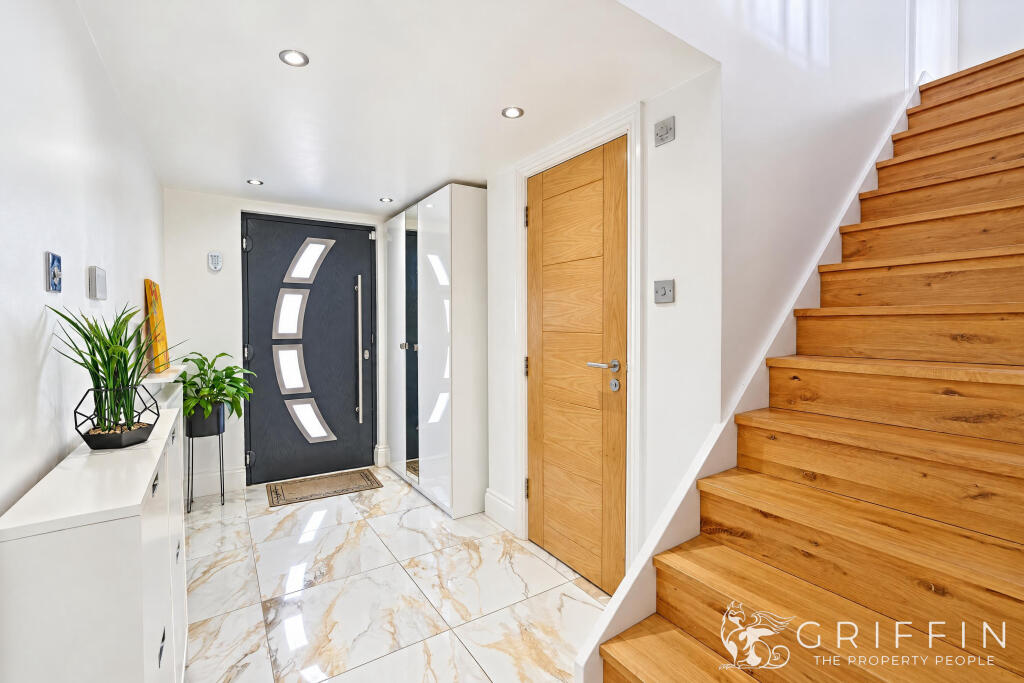 Wordsworth Close, Tilbury, RM18 photo 4