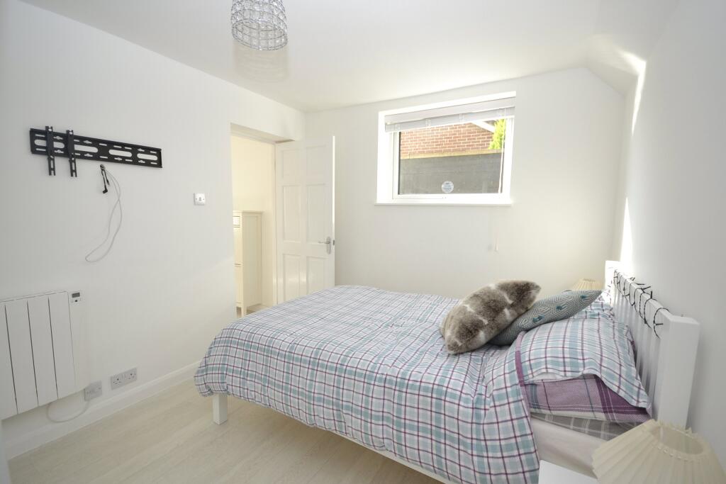 Apartment in Bristol - View 5