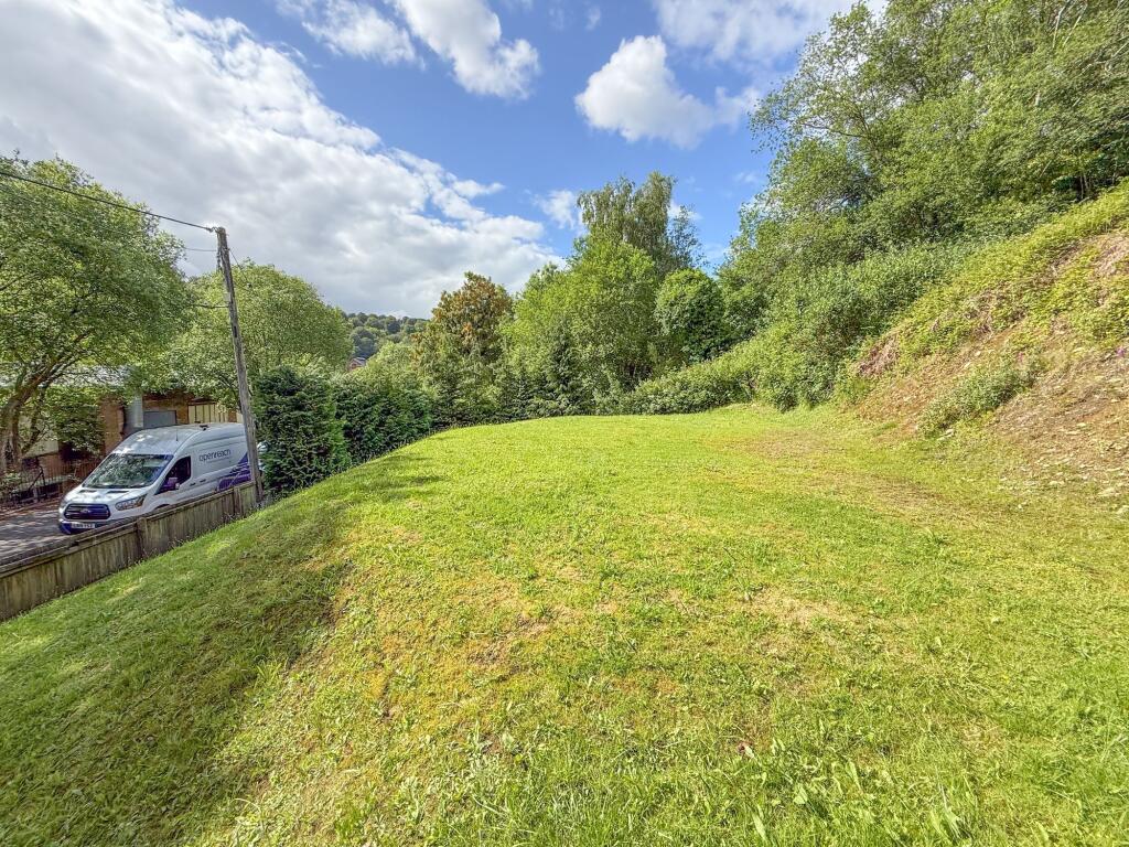 Lawn Terrace, Crumlin, NP11 - View 4