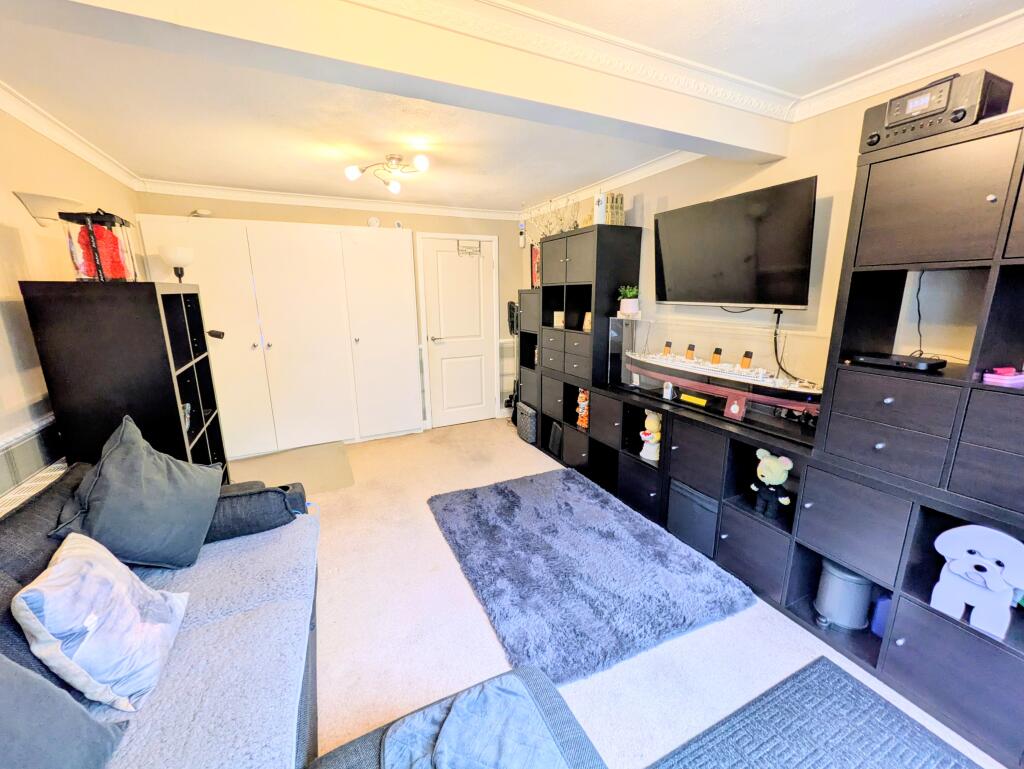 Additional image 16 of Frensham Grove, Bradford, BD7