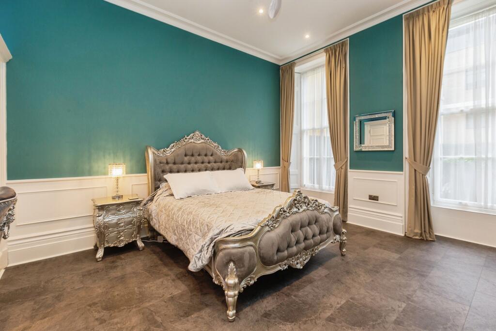 Apartment in Slough - More