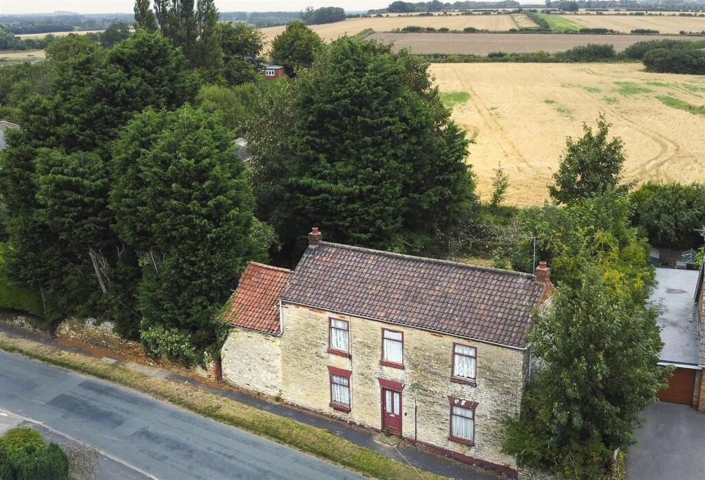 3-bed detached on Nordham, North Cave,, £229,950