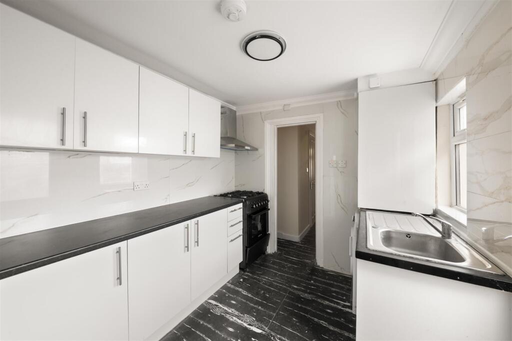 House in London, Hounslow West - View 4