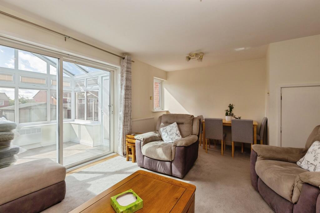 House in Slough, Burnham - View 5