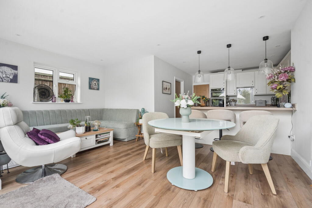 House in Watford - View 5